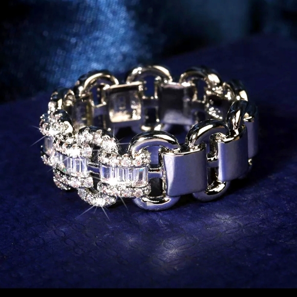 Diamond Ring - Picture 3 of 5